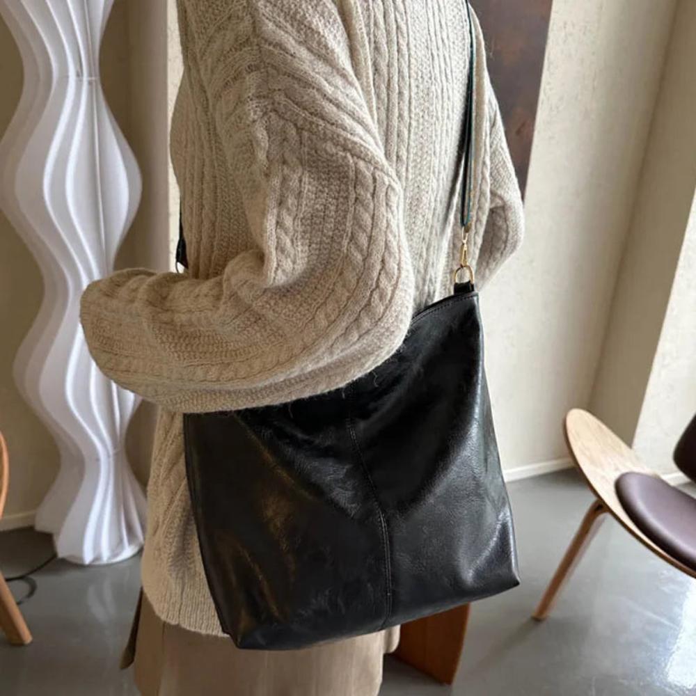 Chelseys Vintage Charme | Leder-Umhängetasche